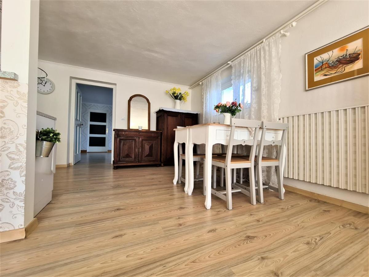 Apartman Praceアパートメント エクステリア 写真