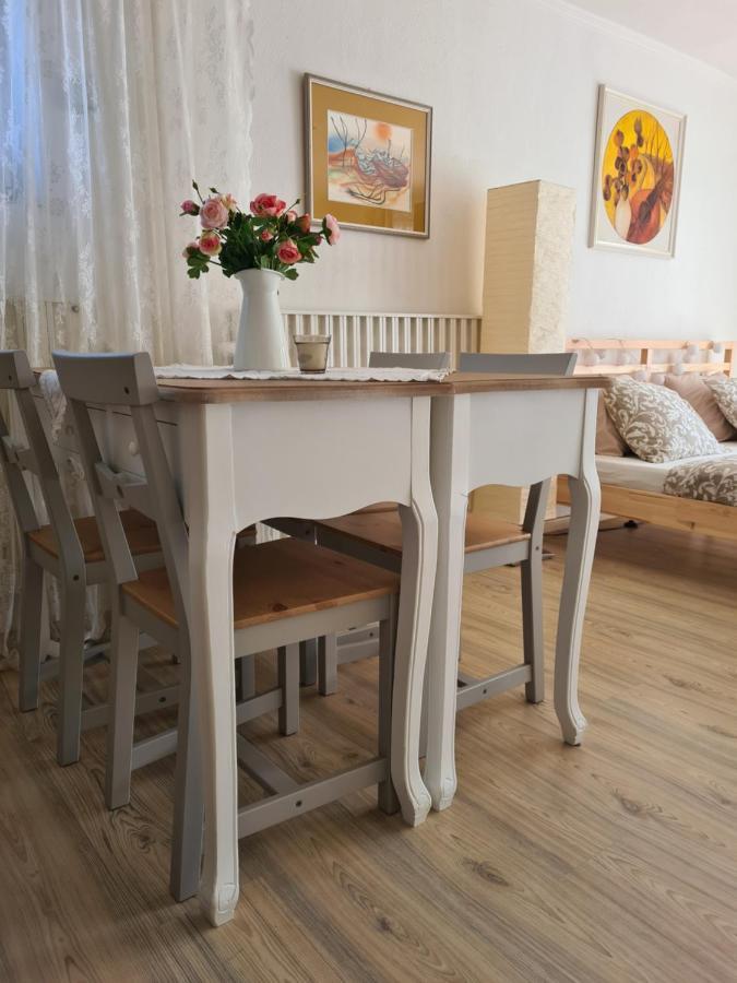 Apartman Praceアパートメント エクステリア 写真