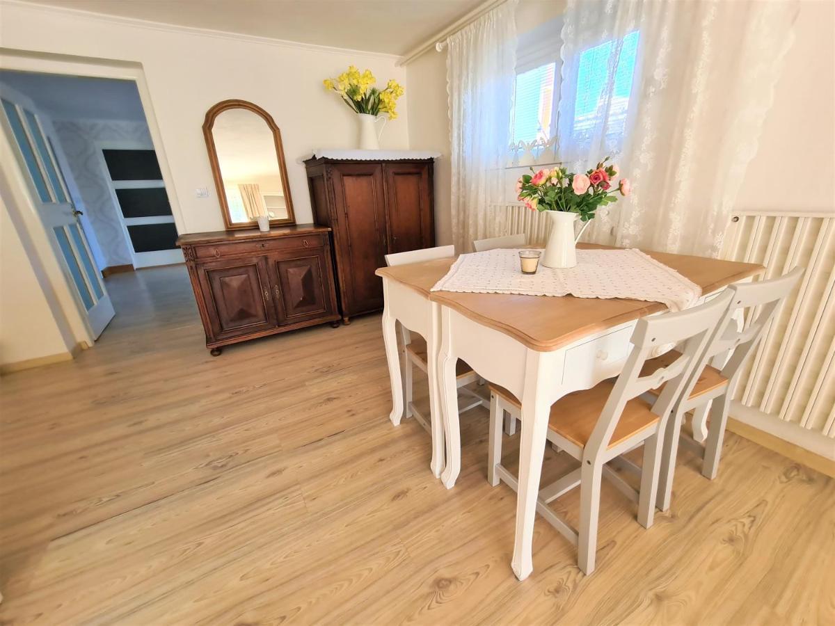 Apartman Praceアパートメント エクステリア 写真